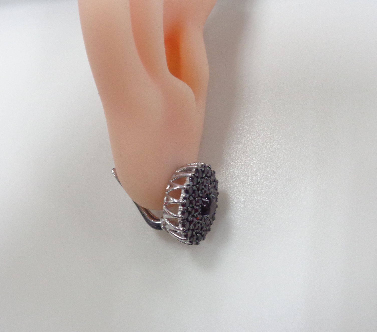 Серебряные серьги с чешскими грантами